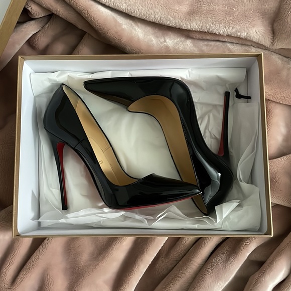 Christian Louboutin So Kate Patent Pointed-Toe Red Sole Pump - Picture 3 of 7